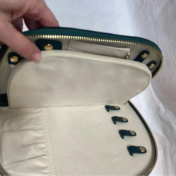 Wolf Zoe Embroidered Floral Velvet Travel Jewelry Case - Picture 7 of 8